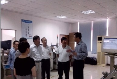 無(wú)錫市人大常委會(huì )副主任蒞臨我公司視察指導工作(圖1)